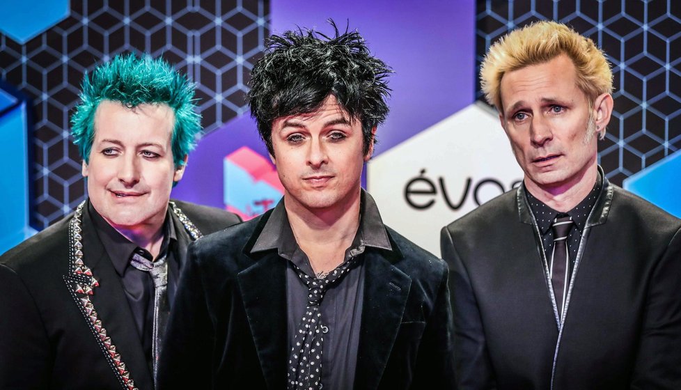 Punkové skupině Green Day se dělá nevolno z Donalda Trumpa.