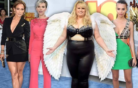 Filmové ceny MTV: Sexy JLo a štíhlou Scarlett zastínila svými vnadami boubelka Rebel Wilson 