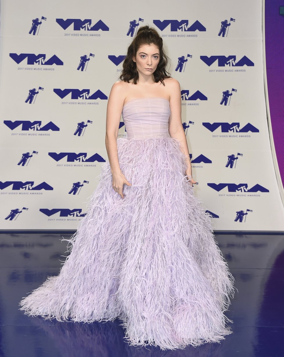 Zpěvačka Lorde na předávání MTV Video Music Awards