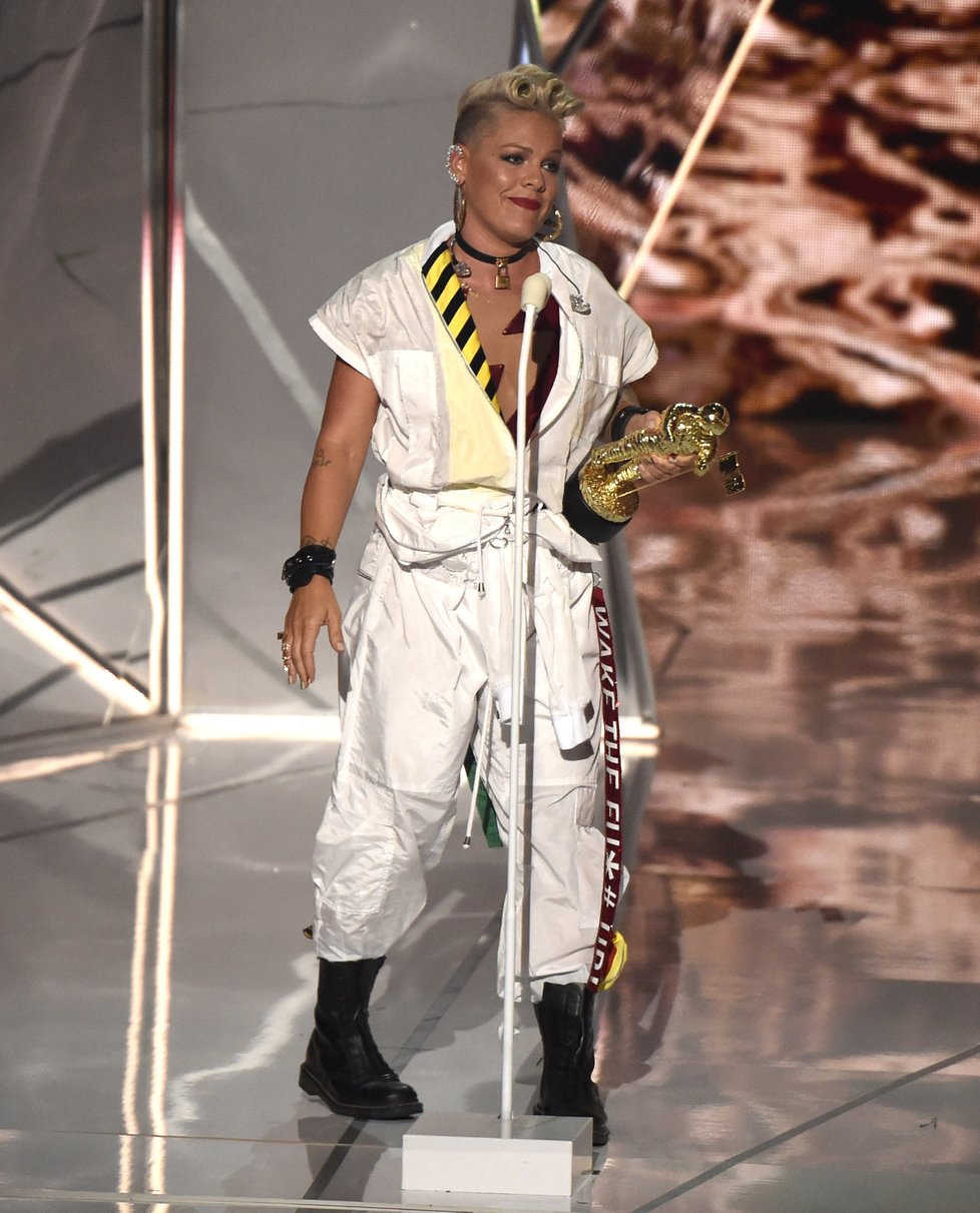 Zpěvačka Pink na předávání MTV Video Music Awards
