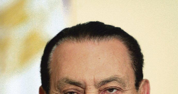 Mubarak vládl Egyptu od roku 1981, svrhla ho revolta davu