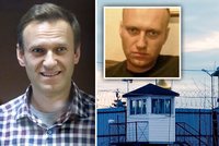 Vyhřezlé plotýnky, ztráta citu v rukách i hubnutí: Navalnyj ve vězení chřadne
