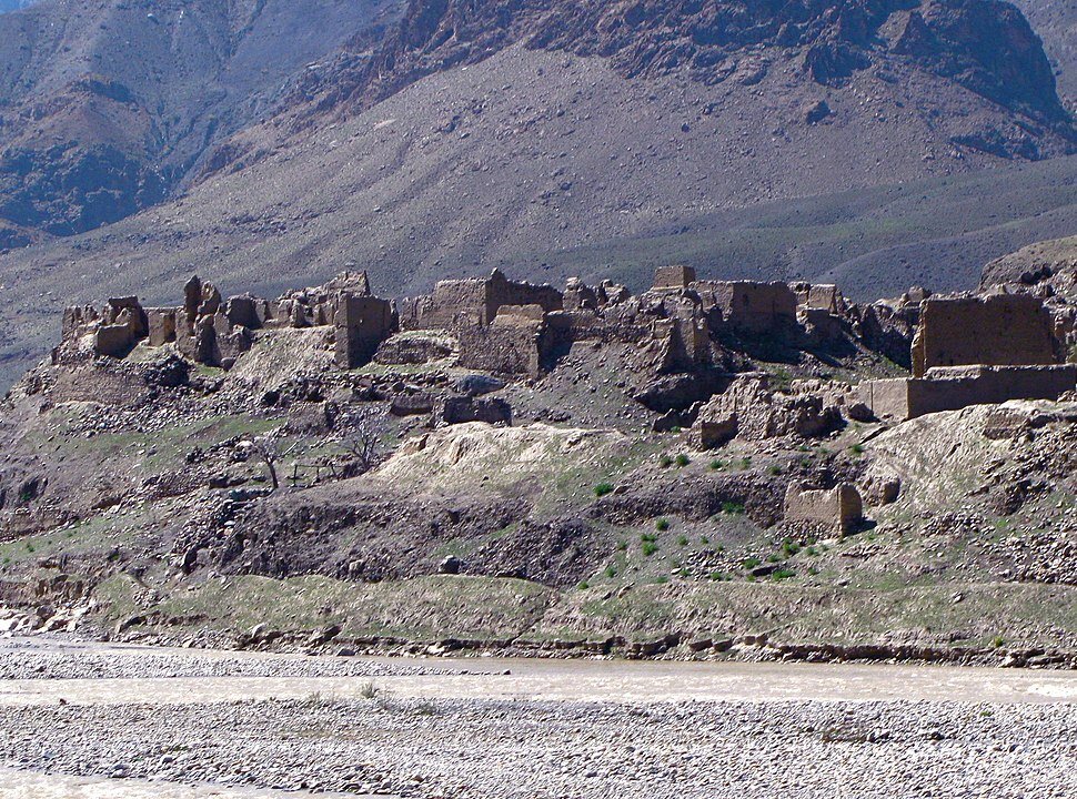 Ruiny afghánské vesnice zničené Sověty (2008)