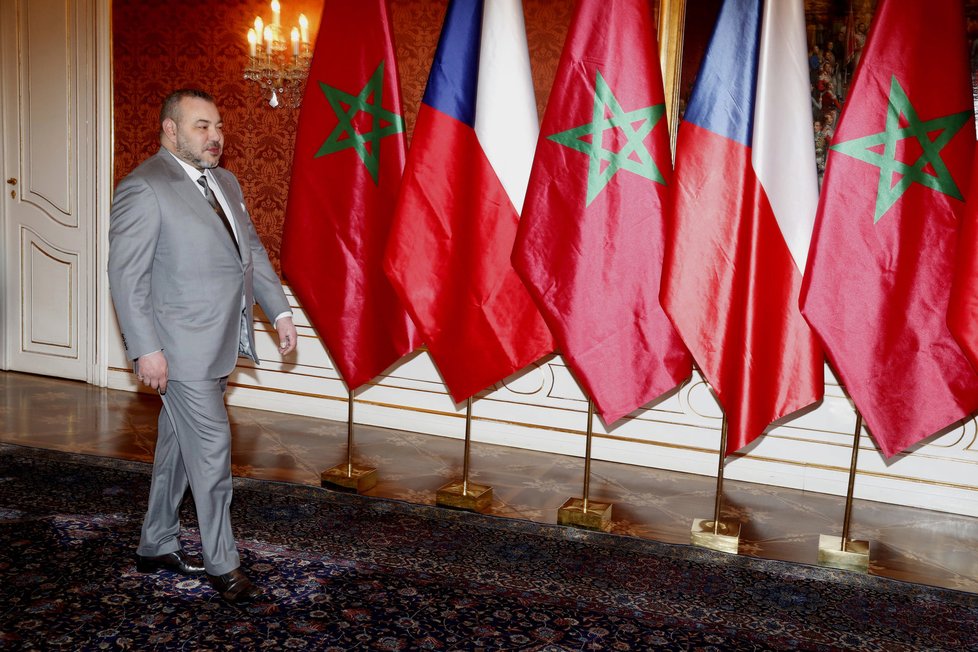 Marocký král se setkal s prezidentem Milošem Zemanem na Pražském hradě (2016).
