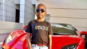 Muhammed Awal Mustapha se chlubí bohatstvím na instagramu. K šestým narozeninám dostal svůj vlastní dům.