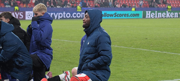 Zmrzlý Cham si děrovačku neužil.