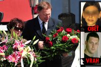 Pohřeb obětí mukařovské vraždy: Vdova pohřbila muže a dceru