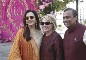 Předsvatební oslava dcery nejbohatšího Inda: Přiletěla i Hillary Clintonová