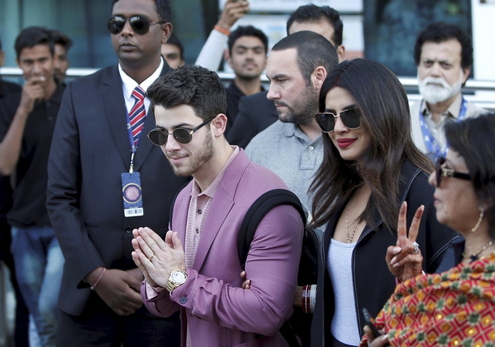 Předsvatební oslava dcery nejbohatšího Inda: Zpěvák Nick Jonas s manželkou Priyankou Choprou