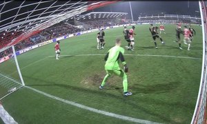 Pardubice - Sparta: Mukwelle docpal míč do sítě! Ale gól odvolán kvůli ofsajdu