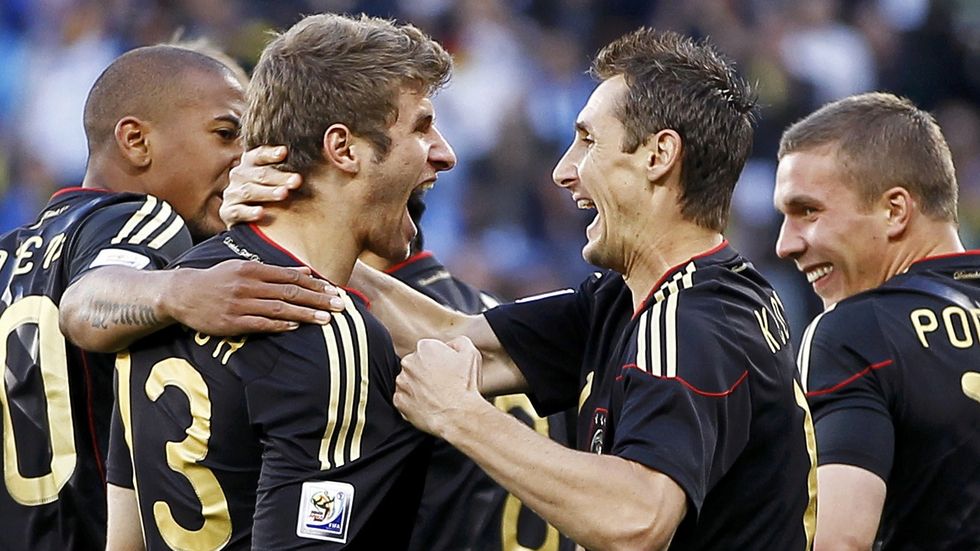 Thomas Müller poslal ve čtvrtfinále Německo do vedení.