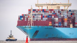 Rekordní rok navzdory problémům. Námořní dopravce Maersk loni ztrojnásobil zisk