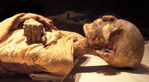3500 let starý papyrus odhalil nová tajemství egyptských mumií