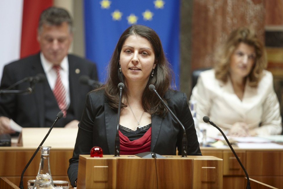 Rakouskou státní sekretářkou se má stát muslimka Muna Duzdarová.