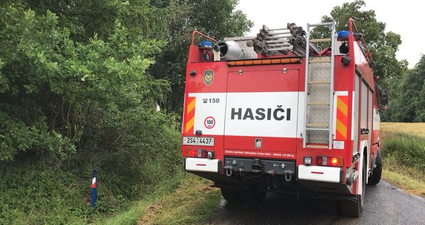 Ve středních Čechách nedaleko pražského letiště našel hledač kovů nevybuchlou munici.