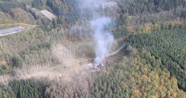 Inferno ve vybuchlém muničáku nekončí: Znovu se z něj ozývají exploze!