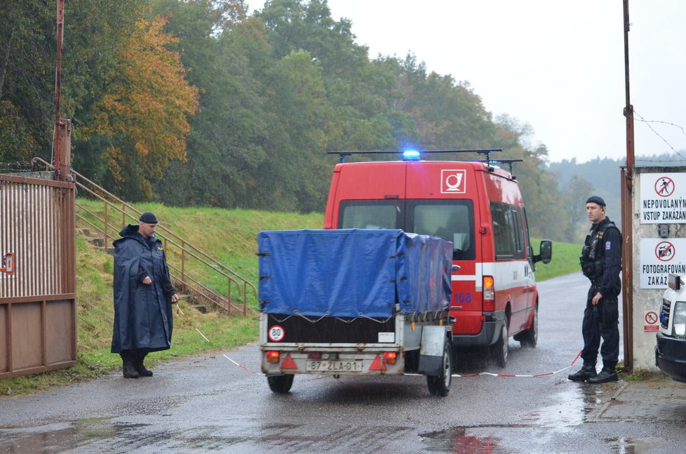 Vrbětice - do areálu mohli jen hasiči a policie