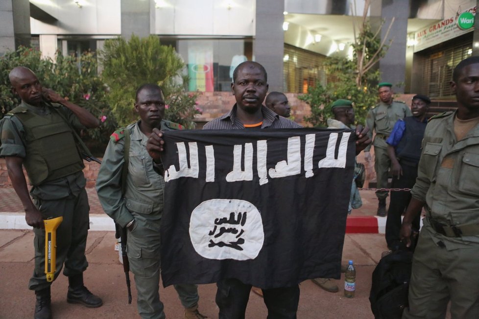 Luxusní hotel v Mali přepadlo ozbrojené hnutí al-Murábitún, hlasící se k teroristické síti Al-Káida.