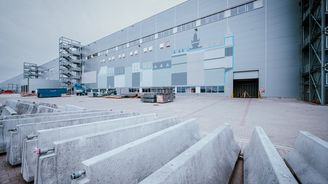 Proč chce být stát developerem, když soukromník nabízí stejné řešení bez rizika? Proč chce být stát developerem, když soukromník nabízí stejné řešení bez rizika?