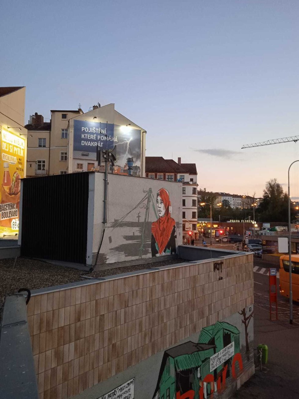 Toy Box vytvořila na Florenci nový mural, který upozorňuje na klimatickou změnu.