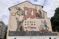 30 let Visegrádské čtyřky: Výročí oslavuje velkoplošná malba nedaleko Anděla