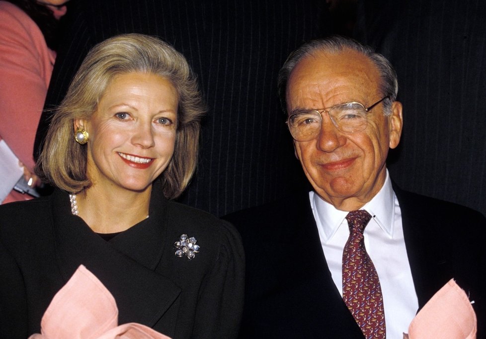 Murdoch s první ženou
