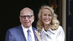 Magnát Rupert Murdoch se počtvrté oženil, vzal si bývalou partnerku Jaggera z Rolling Stones