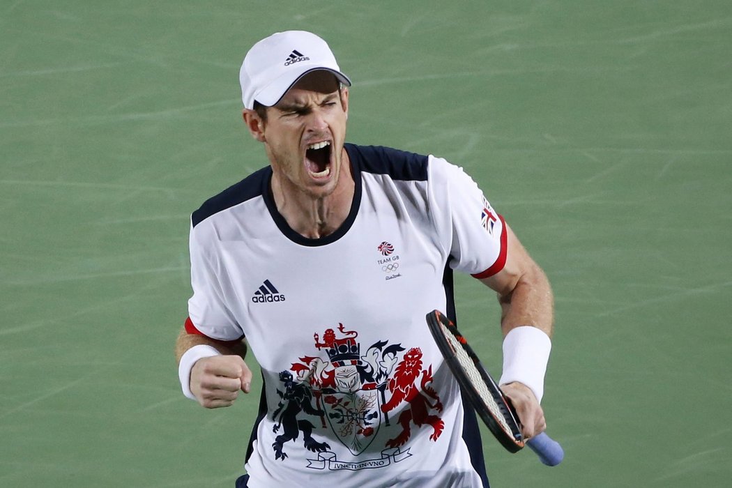 Britský tenista Andy Murray slaví zlato z Ria