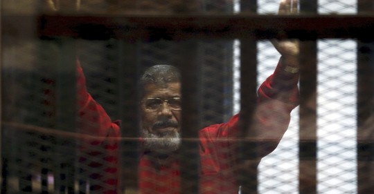 Exprezident Egypta Mursí zemřel u soudu.