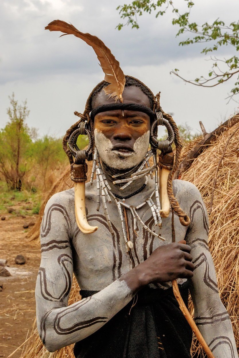 Africký kmen Mursiů dodnes dodržuje tradice, které opravdu bolí!