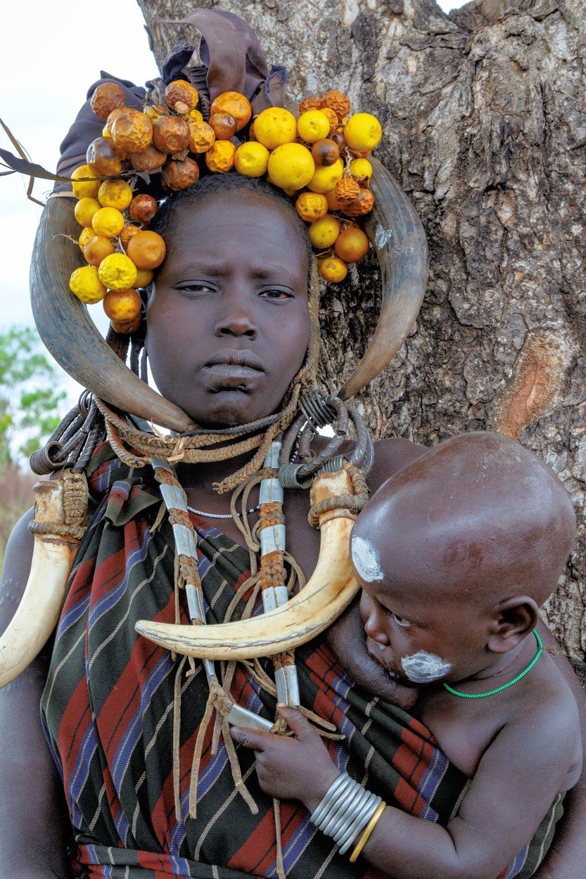 Africký kmen Mursiů dodnes dodržuje tradice, které opravdu bolí!