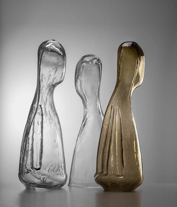 René Roubíček, Figury, 1980, do formy foukané sklo, v. 95, 82 a 84 cm, majetek autora, foto Gabriel Urbánek