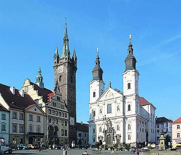 Nejzajímavějším nálezem z hlediska viditelných chorob je mumie Jodoka Fabritia z Paterbornu (1653, †50). Zaujme velikostí břicha, které není splasklé. CT vyšetření prokázalo, že dutina břišní je prázdná, lze se tedy domnívat, že byla vyplněna plynem, nejspíše při zauzlení střev. Tomu by odpovídal i další nález, nejspíše rakovinný nádor v oblasti konečníku.