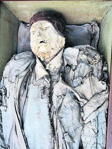 Dodnes nikdo přesně neví, která mumie je Florián Gryspek. Podle průzkumů oblečení je nejstarší mumií v kralovické hrobce právě tato (rok 1588), a protože byl Florián tady pochován jako první, patří tyto ostatky zřejmě tomuto muži.