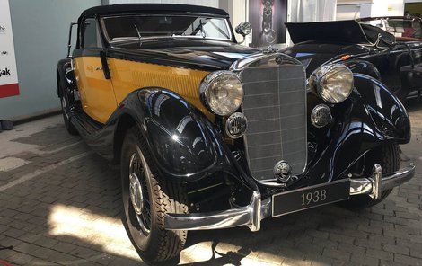 Mercedes Benz 320 model A Cabrio (1938)