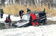 Při sexu utopili auto!