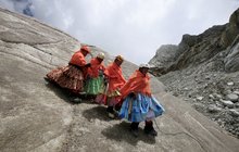 Horolezci, horolezkyně... Bolivijské indiánky vyměnily vařečky za mačky!
