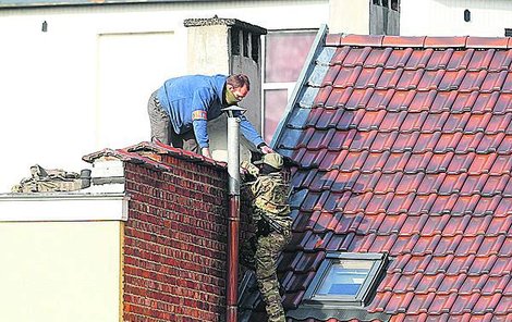 V Bruselo se včera střílelo a honička trvala pěkně dlouho.