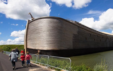 Archa je sice dřevěná, avšak místo cypřišového dřeva použil nizozemský stavitel švédskou borovici a loď pak stavěl kolem ocelového rámu.
