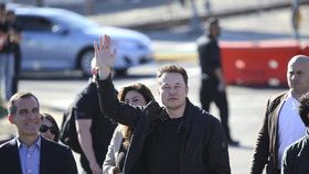 Musk při testu projektu Hyperloop