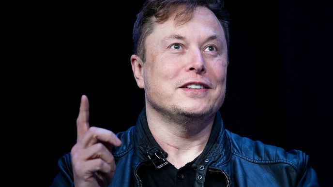 Elon Musk si neví s Twitterem rady.