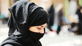 Křesťané vymírají: Během dvaceti let je převáží muslimové.