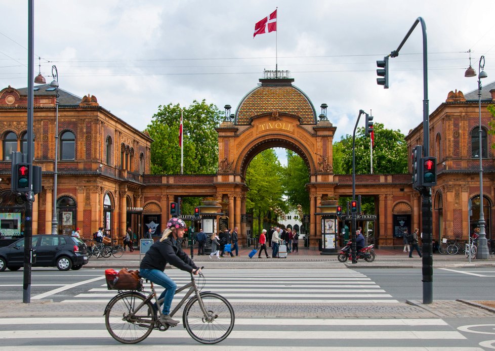 Stovky migrantů v Dánsku přijímají křesťanství: Je to kvůli šanci na azyl?