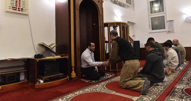 Akce Pojďte s námi do mešity: V Brně pozvali muslimové do své modlitebny veřejnost.