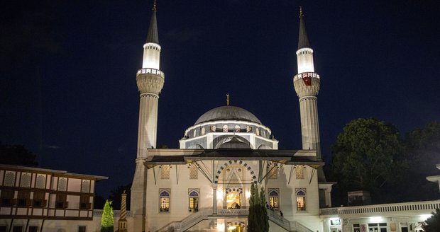 Berlín chce zavřít mešitu, kam chodil terorista Amri, vybírá peníze pro ISIS