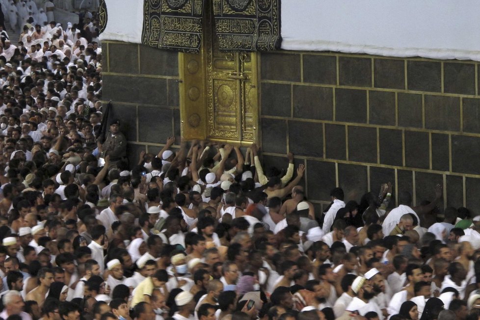 Muslimové zahájili rituály pouti do Mekky