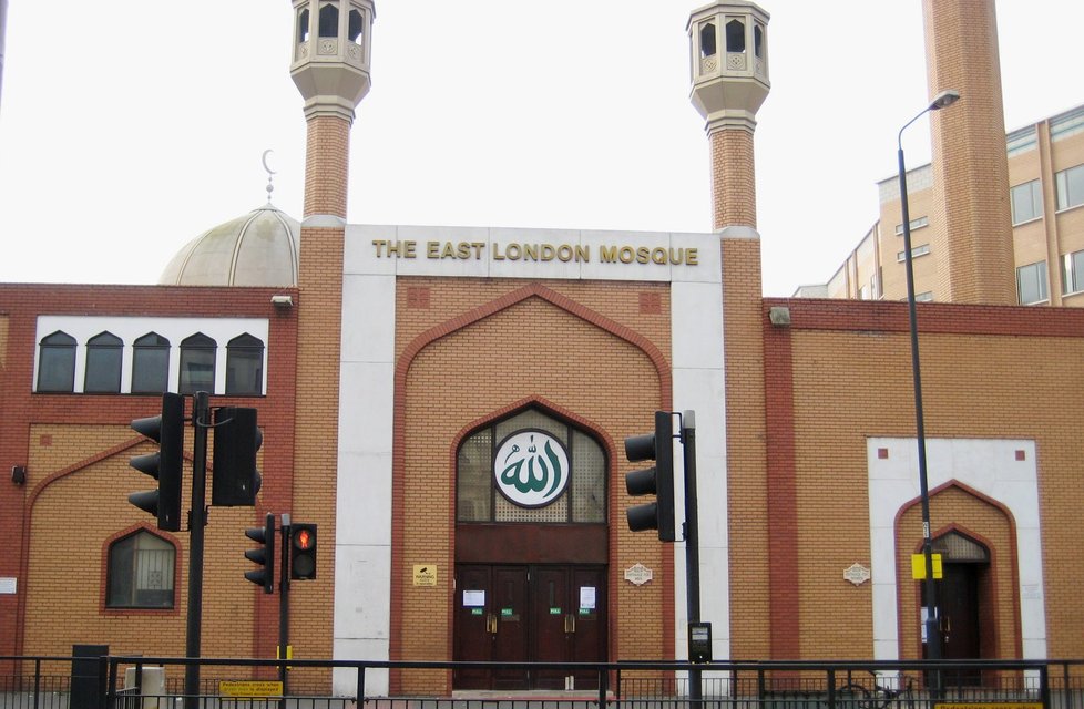 Muslimové mají v Londýně k dispozici desítky mešit.