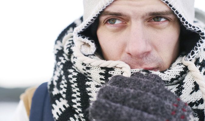 Čeká nás mrazivé počasí: Proč se tělu nelíbí zima a co dělat při podchlazení?