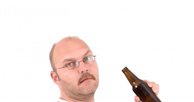 Bez orosené láhve piva nedokáže hodně mužů přežít ani jeden den.
