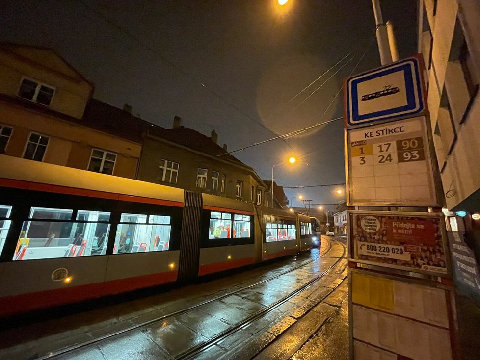 V tramvaji našli mrtvého muže. Podle policie zemřel bez cizího zavinění. (26. ledna 2023)